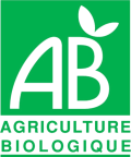 Les feuilles, fleurs et racines issues de notre production agricole sont cultivées avec patience et conscience.